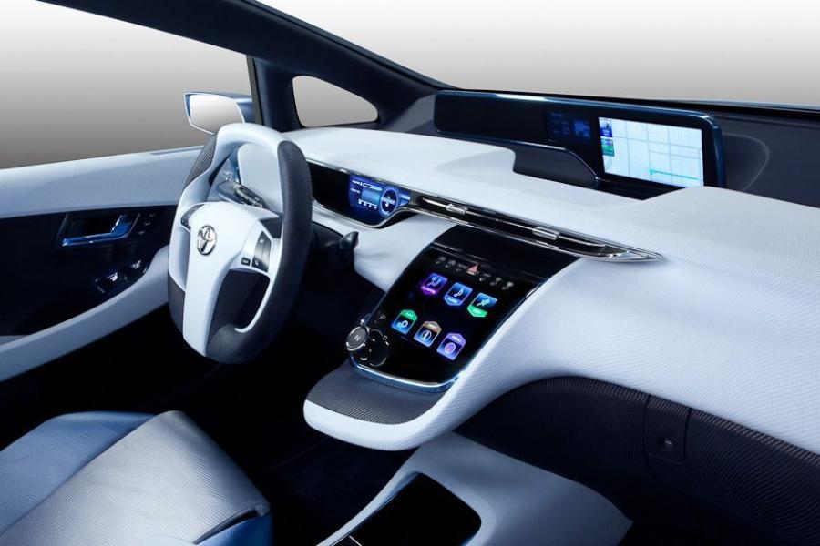 Toyota FCV-R Concept 2011 года  (фото 2 из 6)